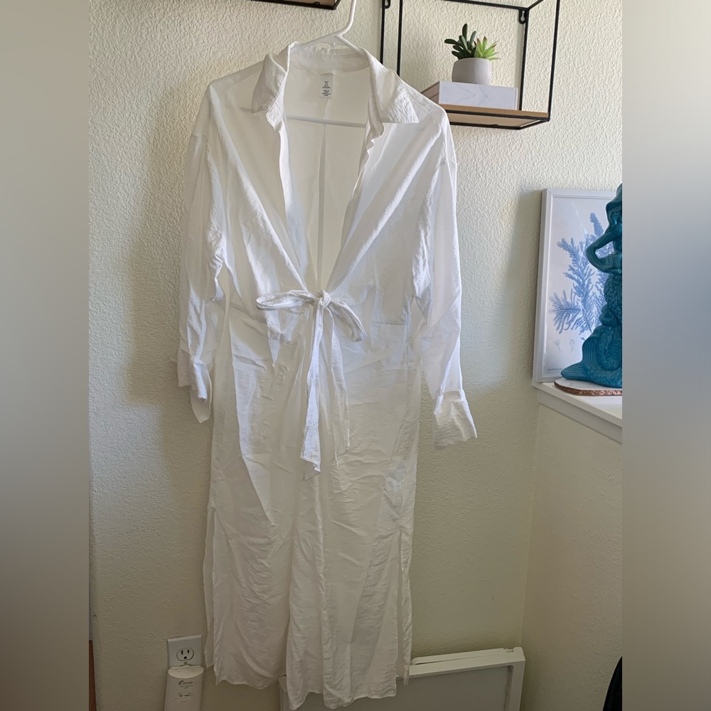 H&M White Button-Up Shirt